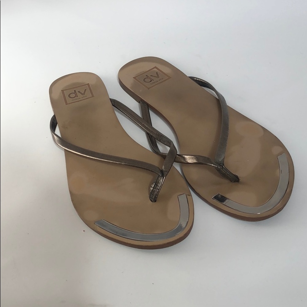 Dolce vita flip flops silver pewter